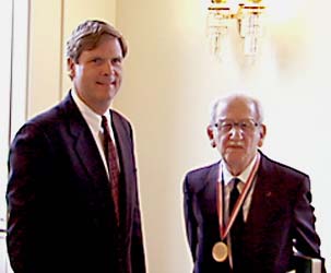 Lasansky receives Iowa Award